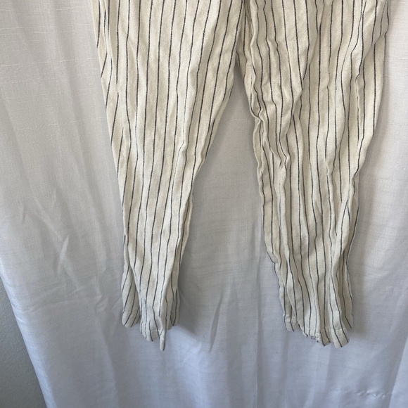 Fat Face Women’s Pendeen Linen Blend Wide Leg Trousers in Cream - Picture 8 of 10